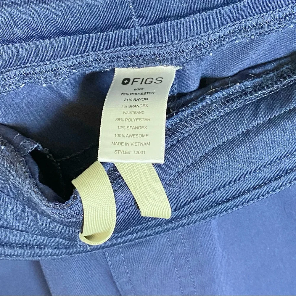 Figs Technical Collection Men's Navy Axim Cargo Scrub Pants